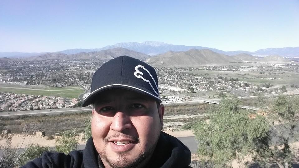 About Moises - Web and Graphic Designer